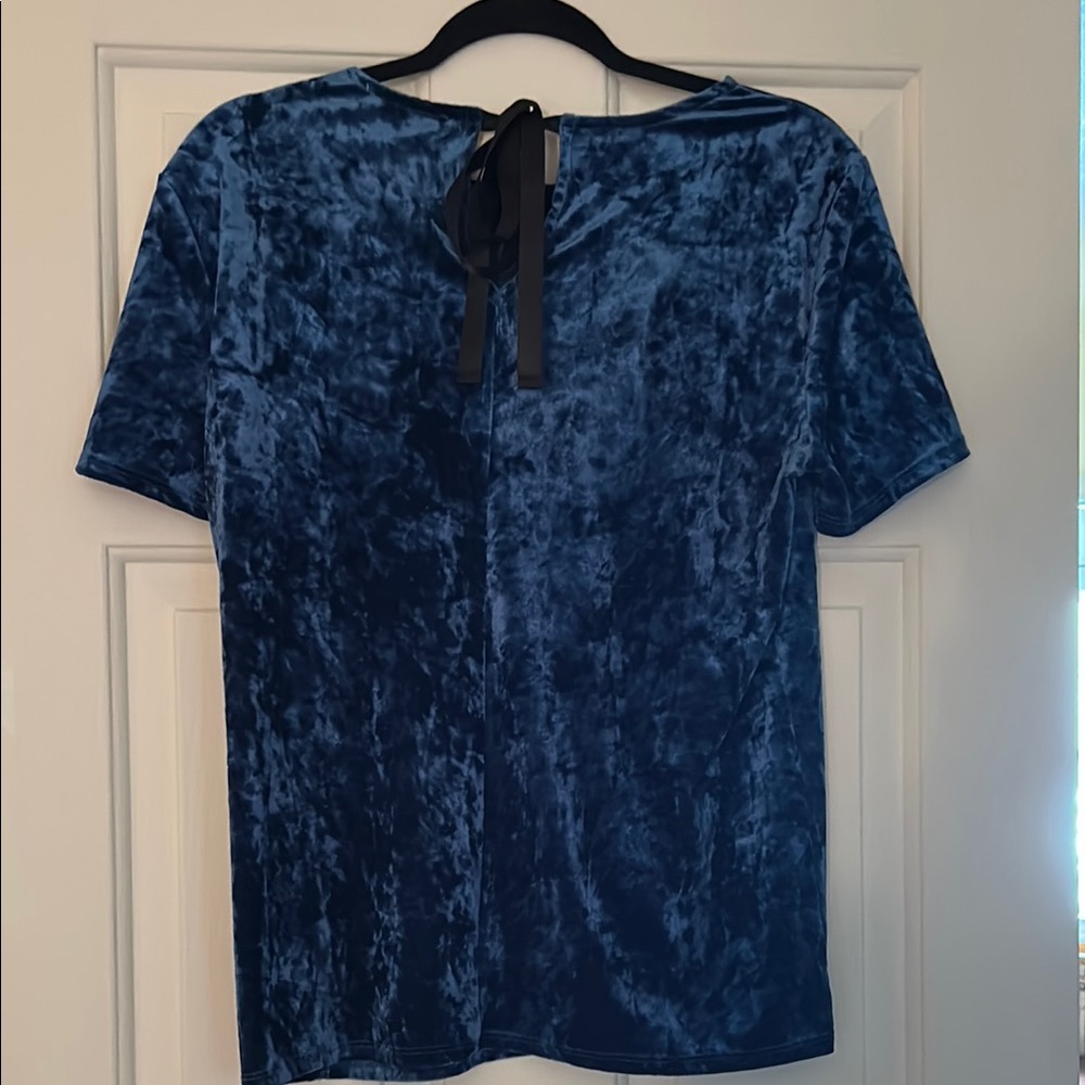 Beachlunchlounge blue crushed Velvet Women's Top - Picture 3 of 4